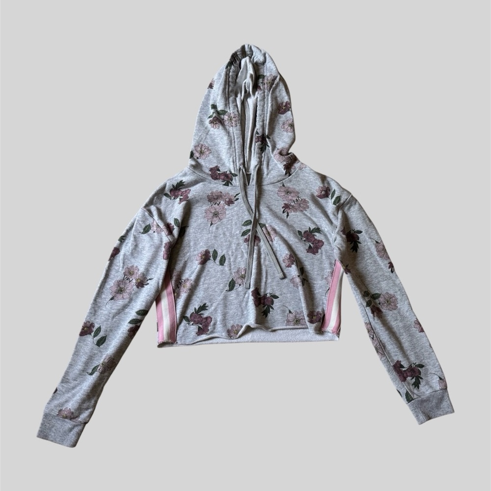 Junior’s Cropped Floral Hoodie Top